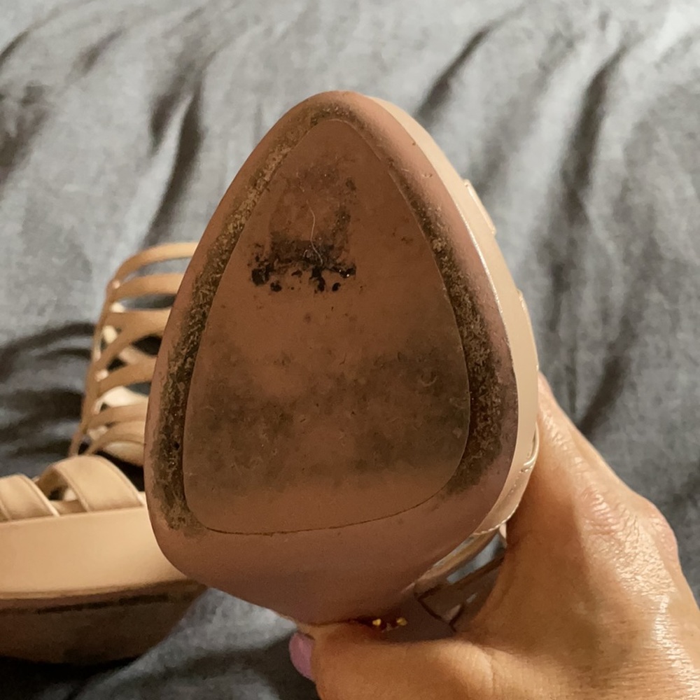 PRADA size 39. Leather. Made in Italy. Pictures tell it all - Picture 8 of 13